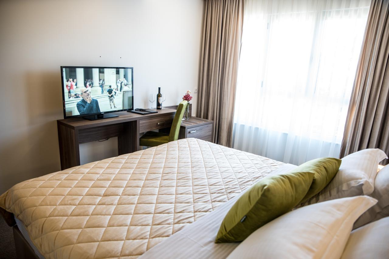 Boutique Hotel "Salina" อุลซิน ภายนอก รูปภาพ
